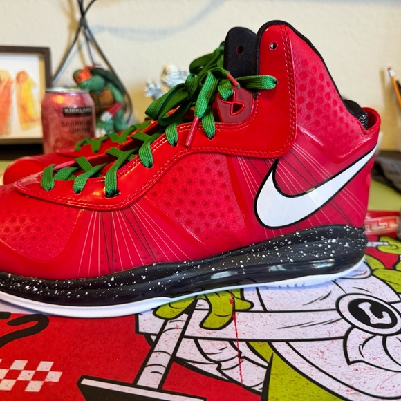 LeBron 8 V/2 ‘Christmas’ – 2011 Holiday Classic, Not a Retro - Picture 3 of 6